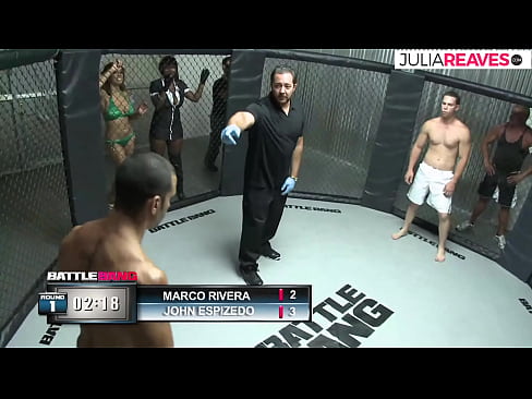 ❤️ Ultimate Fighter ቀለበቱ ውስጥ ከተጣላ በኋላ አንዲት ቁጥር ሴትን ትበዳለች። ❌  በ%am.amourpassionfever.ru